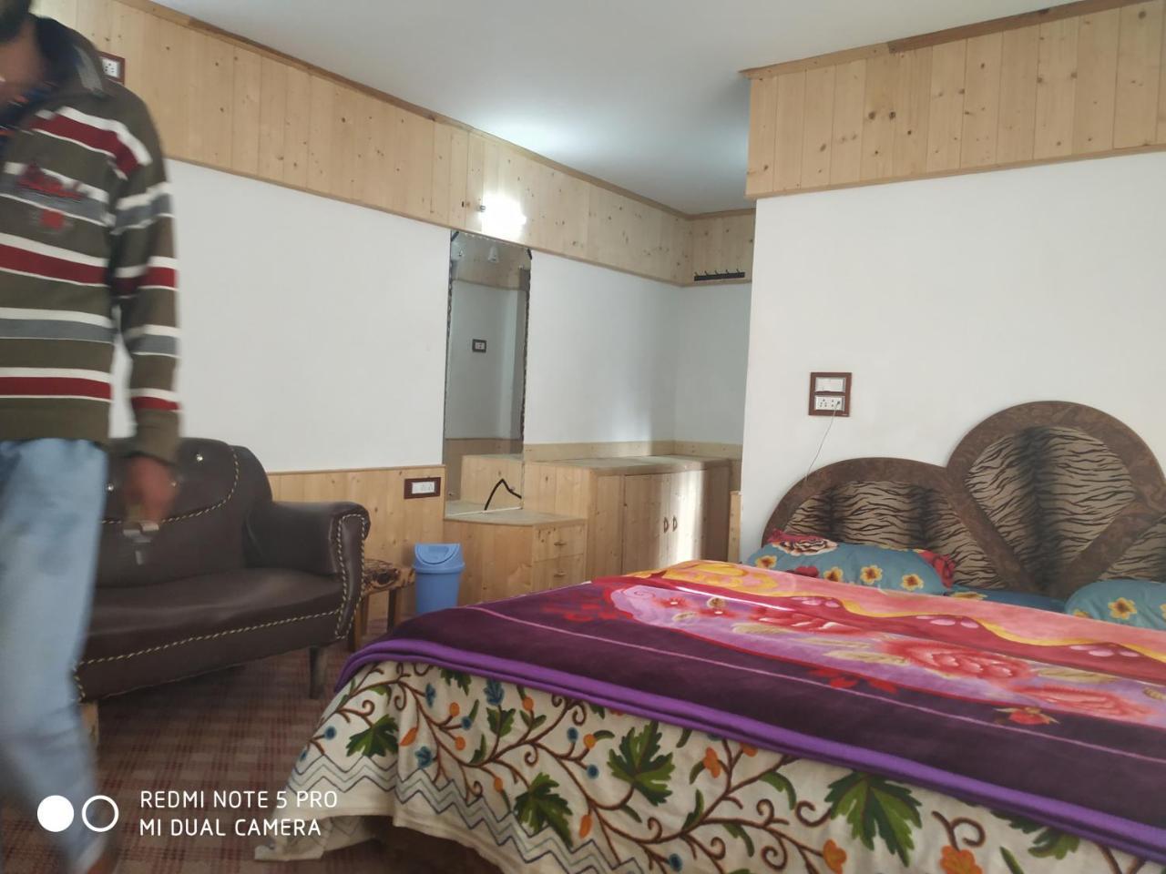 Hotel King Palace Pahalgām Dış mekan fotoğraf