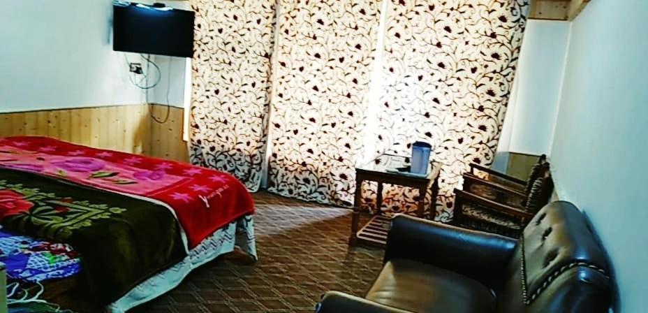 Hotel King Palace Pahalgām Dış mekan fotoğraf